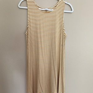 Old Navy women’s dress.